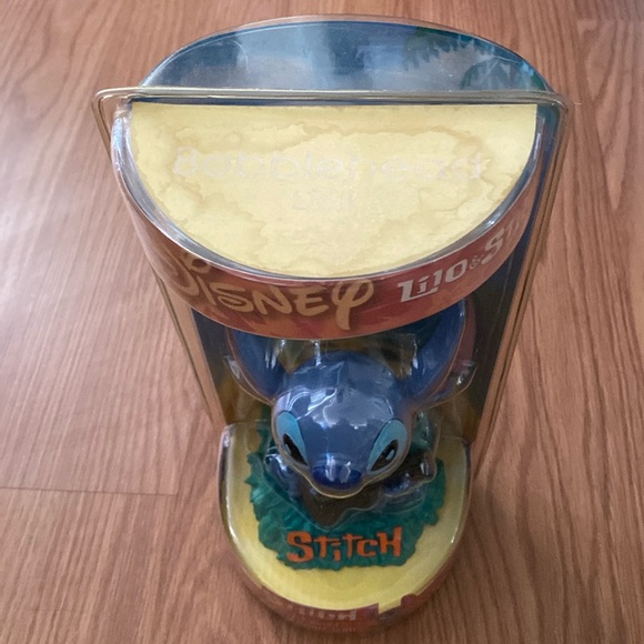 ❤️ Disney’s Lilo & Stitch Hand Painted Bobble Head Doll New in Box - Picture 4 of 9